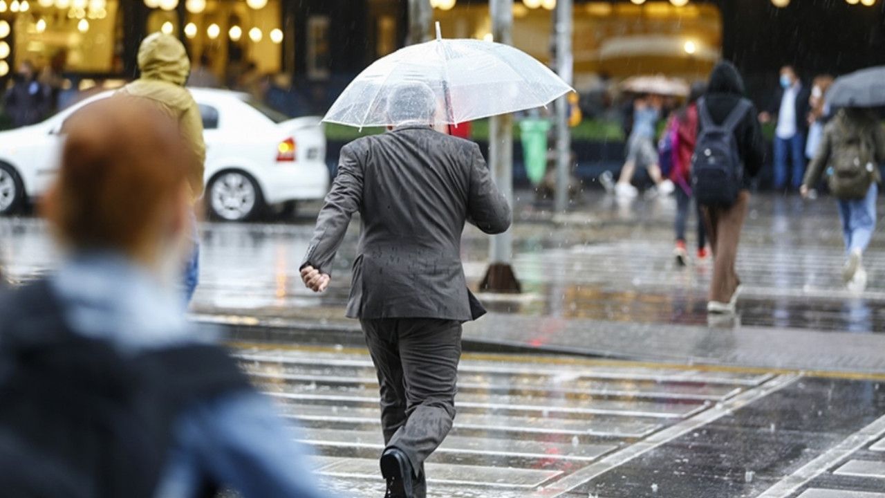 Kar Edirne'den giriş yaptı! Meteoroloji'den İstanbul dahil 13 ile sarı kodlu uyarı... Bugüne dikkat! 3