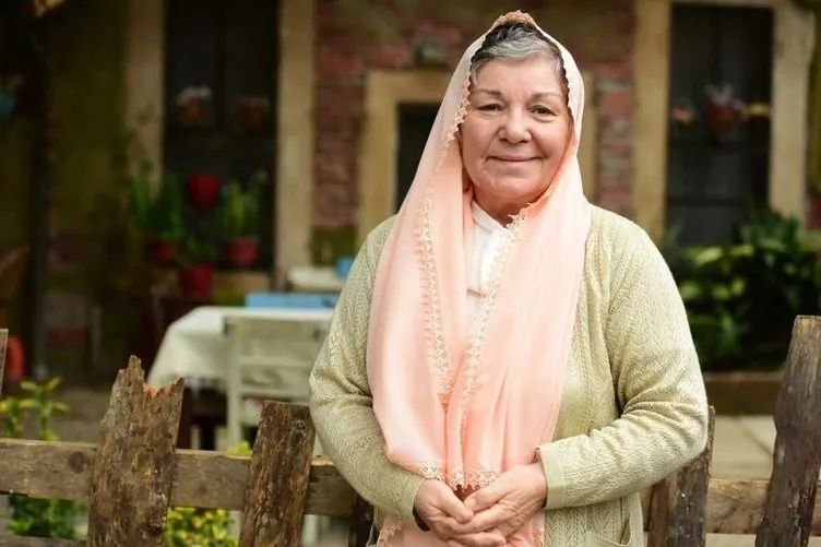 Yaprak Dökümü'nün Neyyir Hanım'ıydı... Bedia Ener Öztep, 70 yaşında hayatını kaybetti.... 7