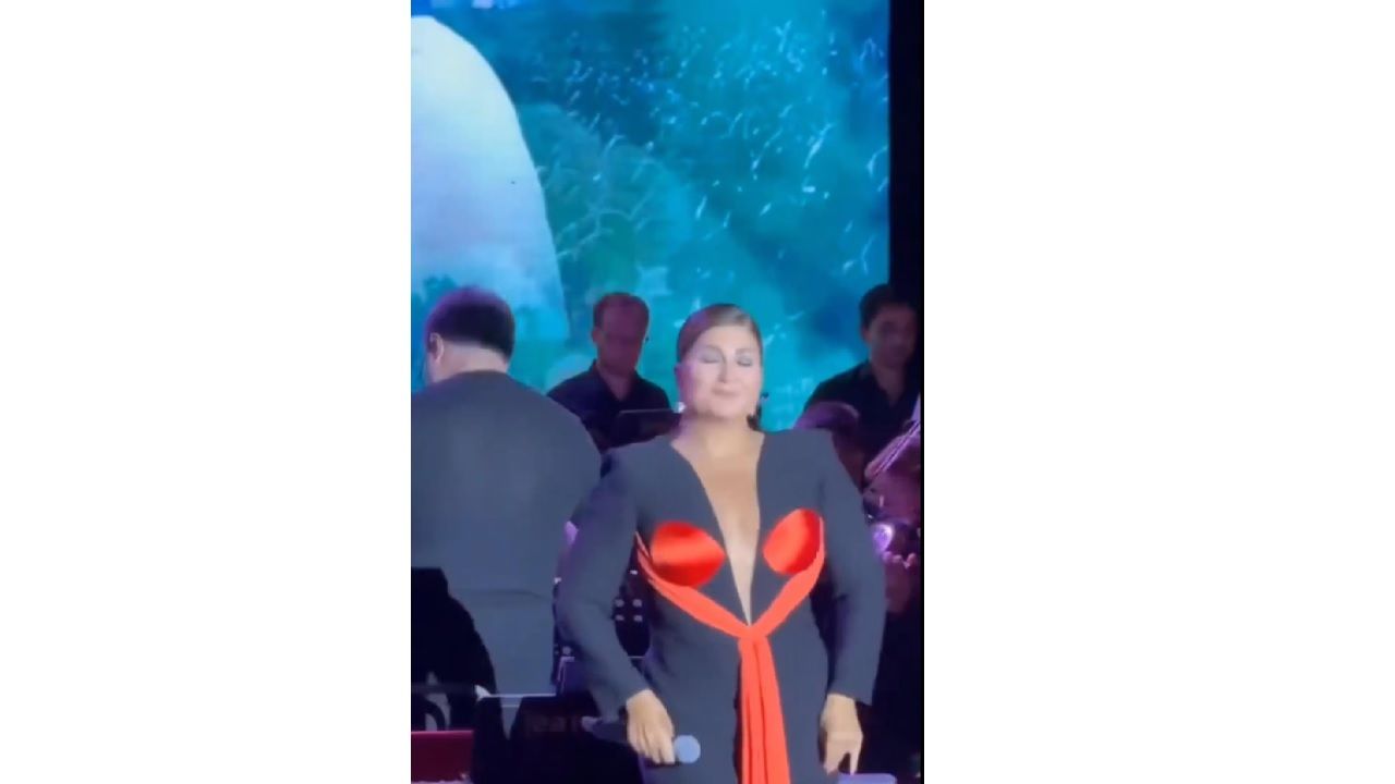 Kostüm polemiği bitmiyor! Sibel Can'a yine yeniden tepki yağdı! "Sütyeni üste değil alta takacaksın" 2