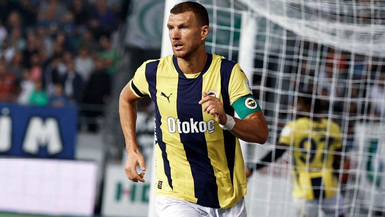 Fenerbahçe'nin Adana Demirspor maçı ilk 11'i belli oldu! Jose Mourinho yeni sistemden vazgeçmiyor: Gözler Youssef En-Nesyri'de 12