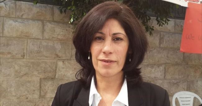 İsrail hapishanesinde olan Filistinli aktivist Halide Cerrar tanınmaz halde çıktı! 3