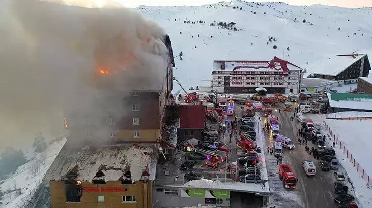 Bolu Kartalkaya Kayak Merkezi'nde otel yangını! Felaketin boyutu gün ağarınca ortaya çıktı... İşte bölgeden görüntüler... 4