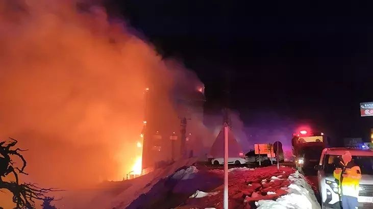 Bolu Kartalkaya Kayak Merkezi'nde otel yangını! Felaketin boyutu gün ağarınca ortaya çıktı... İşte bölgeden görüntüler... 12