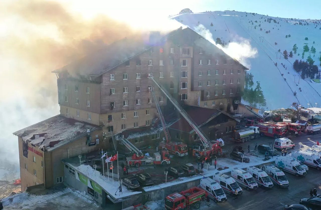 Gecelik ücreti dudak uçuklattı! 66 kişiye mezar olan otelin gecelik fiyatı 2 asgari ücrete yakın 1