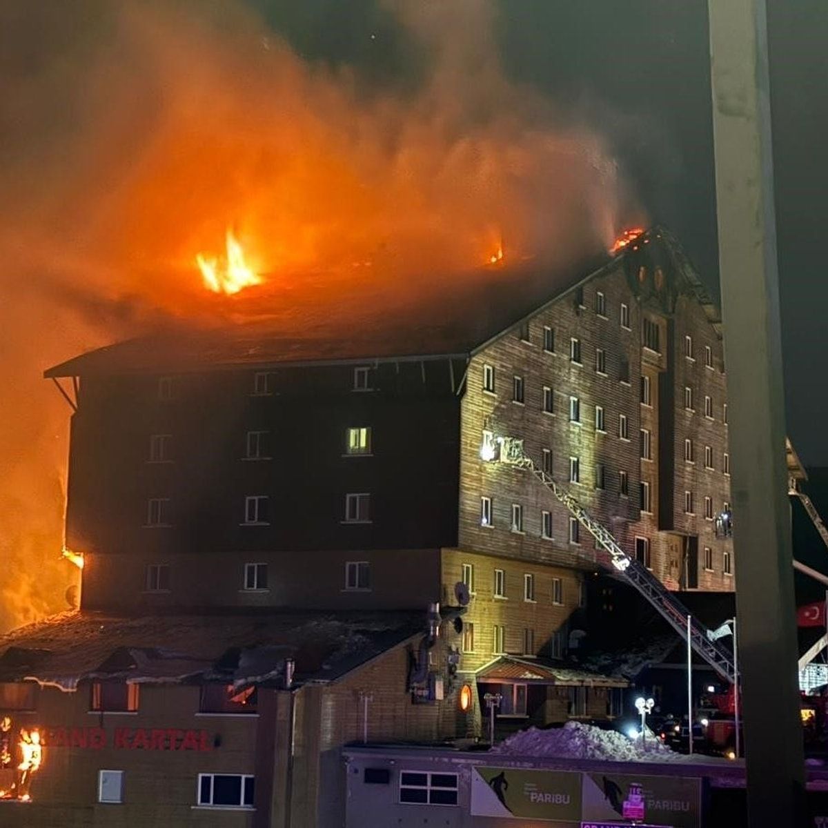Bolu Grand Kartal Otel faciası göz göre göre gelmiş! Yanan otelin Google yorumları şoke etti: Rezilsiniz! 2