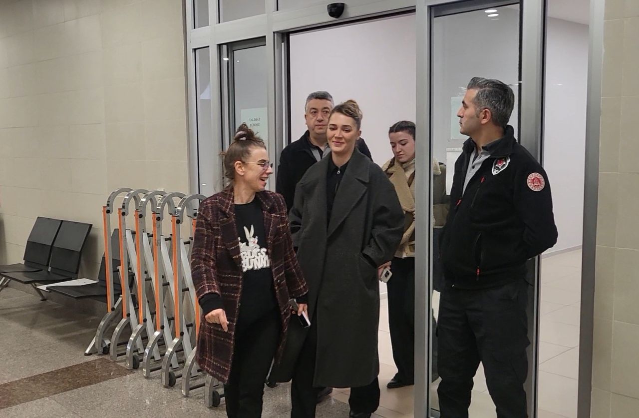 Ayşe Barım'ı ''İşlerime engel olmaya kalktı'' diyerek suçlamıştı! Menajer soruşturmasında ‘mağdur’ olarak dinlenen Deniz Işın'ın ifadesi ortaya çıktı 3