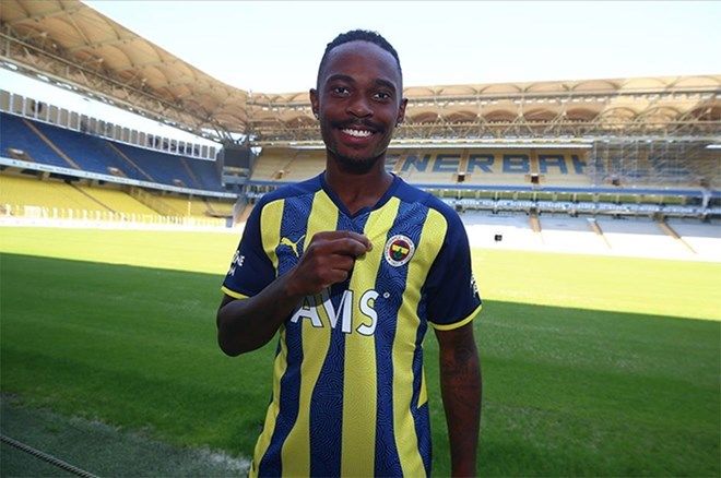 Fenerbahçe'de karar çıktı! Jose Mourinho raporunu sundu: 3 futbolcuyla yollar ayrılıyor 3