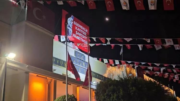 Türkiye yasta... Bolu Kartalkaya'da ölen 76 canımız için milli yas ilan edildi! Bayraklar yarıya indirildi... 1