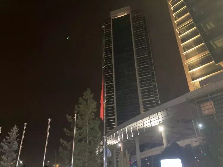 Türkiye yasta... Bolu Kartalkaya'da ölen 76 canımız için milli yas ilan edildi! Bayraklar yarıya indirildi... 3