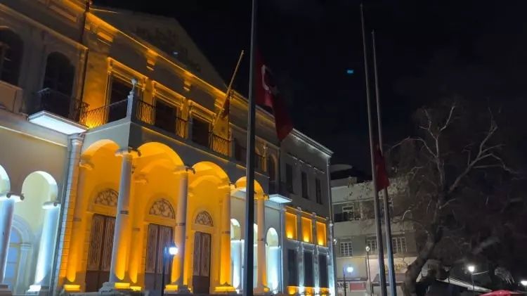 Türkiye yasta... Bolu Kartalkaya'da ölen 76 canımız için milli yas ilan edildi! Bayraklar yarıya indirildi... 9