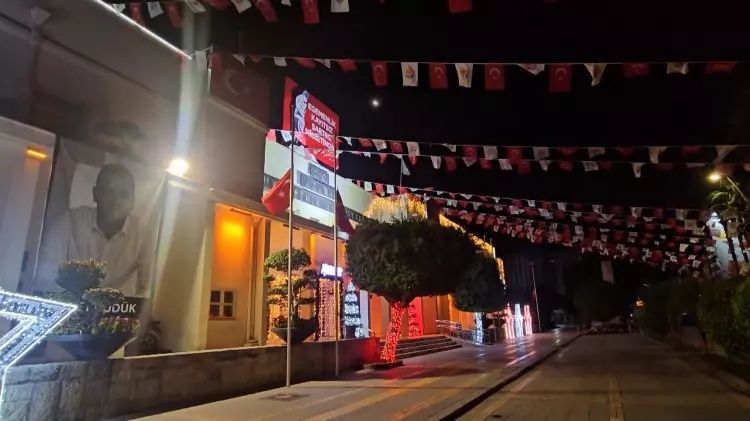 Türkiye yasta... Bolu Kartalkaya'da ölen 76 canımız için milli yas ilan edildi! Bayraklar yarıya indirildi... 6
