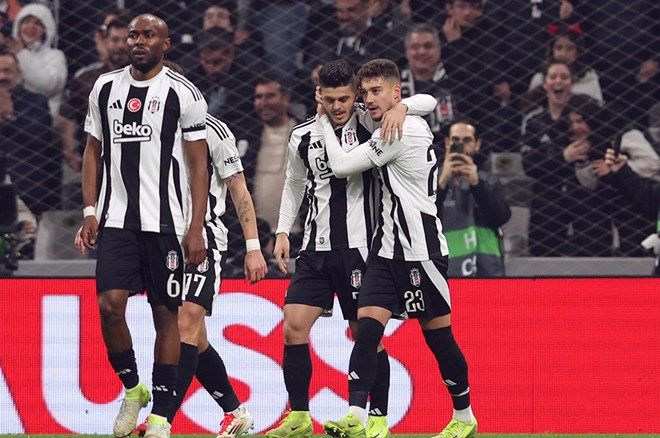 Beşiktaş'ın galibiyeti İspanyol basınında büyük yankı uyandırdı: İstanbul'da kara gece! 1
