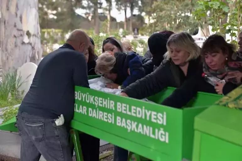 Otel yangını faciasında yok olan aileler! Yürek dağlayan görüntüler! Anne-kızın helalliğinde gözyaşları sel oldu... 4