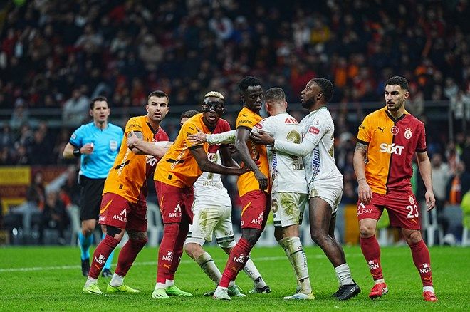 Nihat Kahveci'den Galatasaray - Fenerbahçe maçı için geceye damga vuran talep: Hepimizi biraz kurtarın! 1