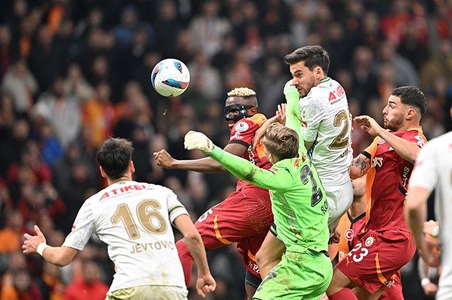 Nihat Kahveci'den Galatasaray - Fenerbahçe maçı için geceye damga vuran talep: Hepimizi biraz kurtarın! 3
