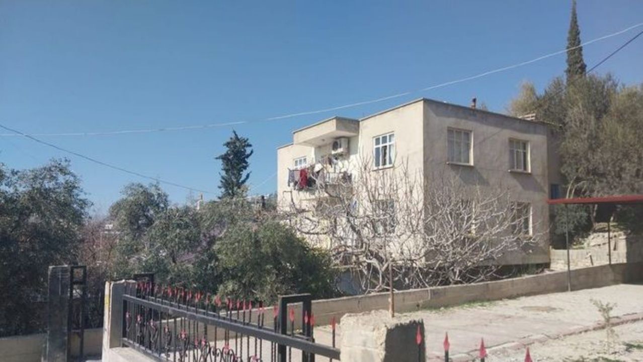 Boğazlarını keserek öldürdü! Cezaevinden yeni çıkan torun dedesini ve babaannesini katletti 3