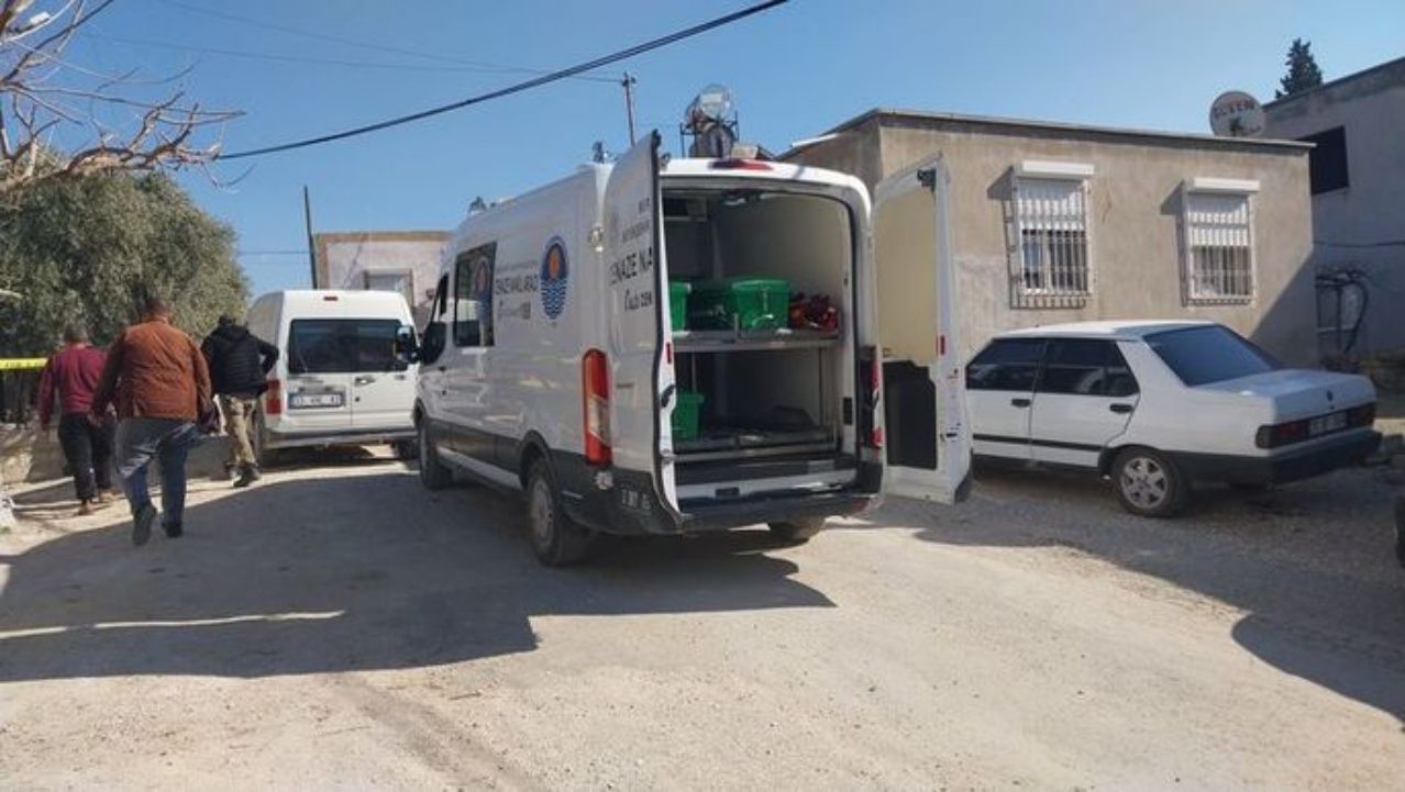 Boğazlarını keserek öldürdü! Cezaevinden yeni çıkan torun dedesini ve babaannesini katletti 6