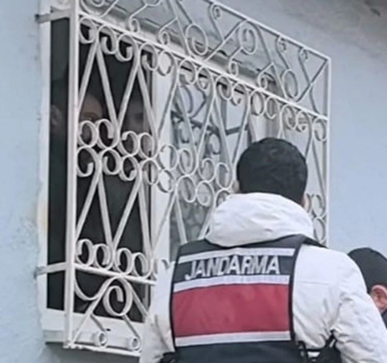 Bursa’da rehine krizi! Dün akşamdan bu yana çocukları rehin alan baba ikna edilmeye çalışılıyor 5
