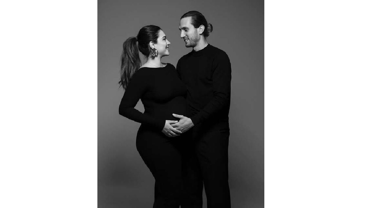Melisa Aslı Pamuk ve Yusuf Yazıcı'nın bebek heyecanı! Karnı burnunda karelere ilgi büyük... 1