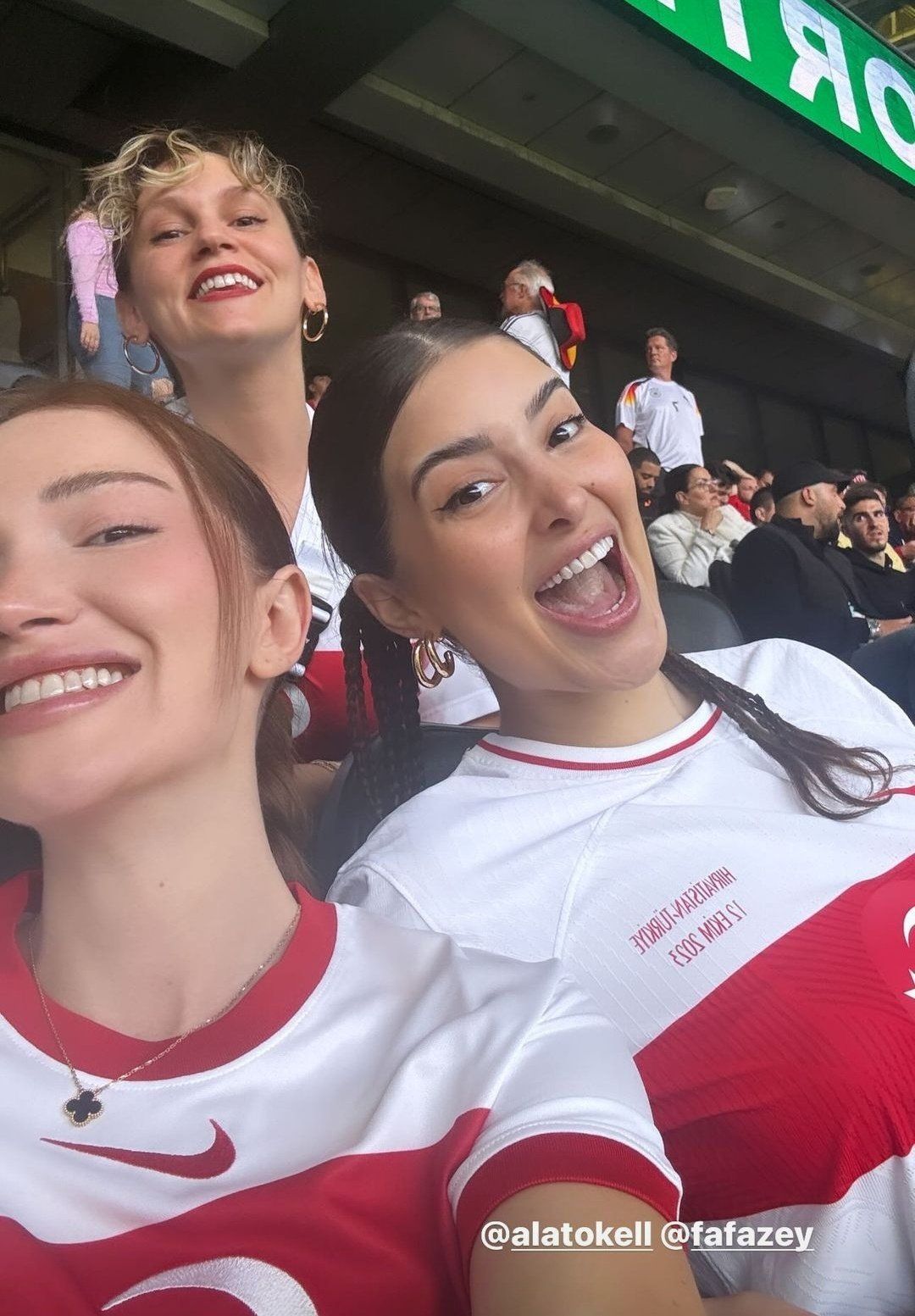 Danla Bilic ile Ala Tokel'in dostluğuna nazar değdi! Birbirlerini sildiler 2