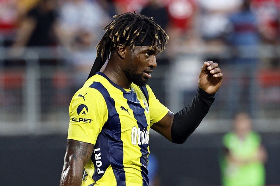 Fenerbahçe'de bir ayrılık daha gerçekleşiyor! Acun Ilıcalı ve Jose Mourinho oyuncuyu ikna etmek için uğraşıyor, kulüpler bazında anlaşma sağlandı 3