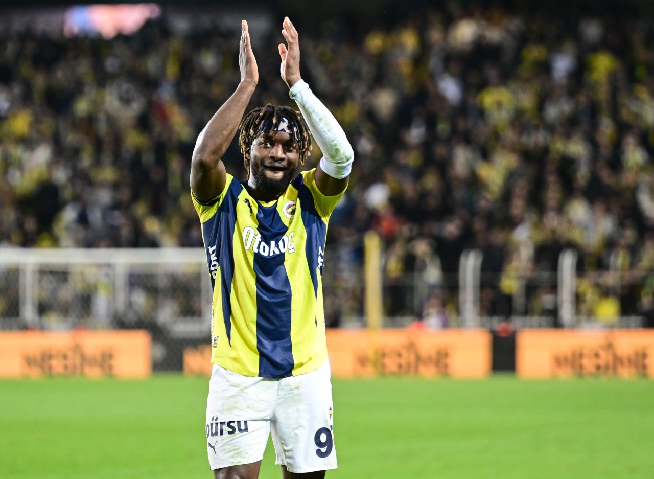 Fenerbahçe'de bir ayrılık daha gerçekleşiyor! Acun Ilıcalı ve Jose Mourinho oyuncuyu ikna etmek için uğraşıyor, kulüpler bazında anlaşma sağlandı 2