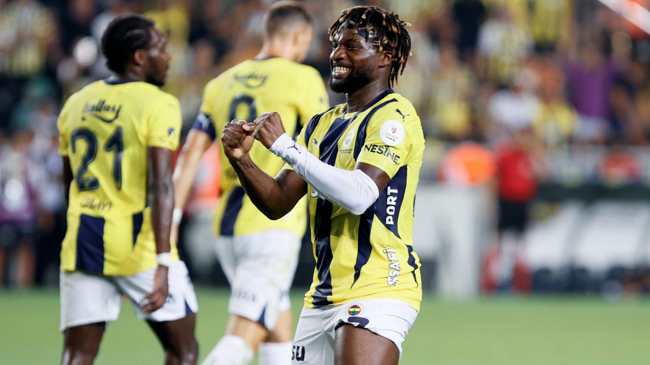 Fenerbahçe'de bir ayrılık daha gerçekleşiyor! Acun Ilıcalı ve Jose Mourinho oyuncuyu ikna etmek için uğraşıyor, kulüpler bazında anlaşma sağlandı 7