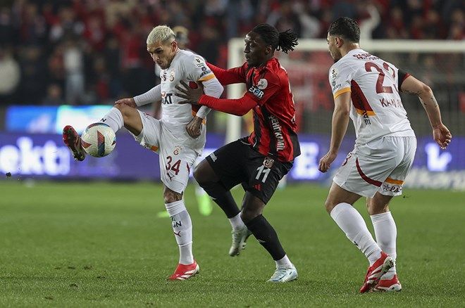 Rıdvan Dilmen, Galatasaray için tehlikeyi açıkladı: En kritik yerde bir anda yakalanabilirsiniz! 2