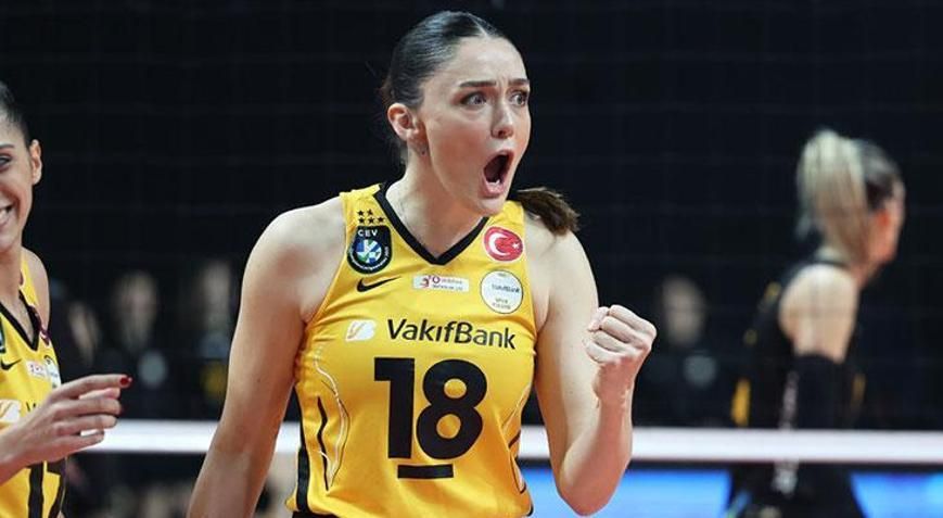 Fenerbahçe'den tarihi transfer operasyonu! Ezeli rakibinin kaptanı olan Milli yıldızı kadroya katıyor 3