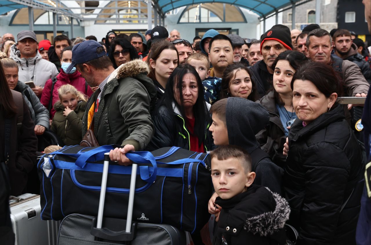 10 dakikada bir deprem oluyor! Santorini Adası neredeyse boşaltıldı! "3 dakikada bir yer değiştiriyoruz" 1