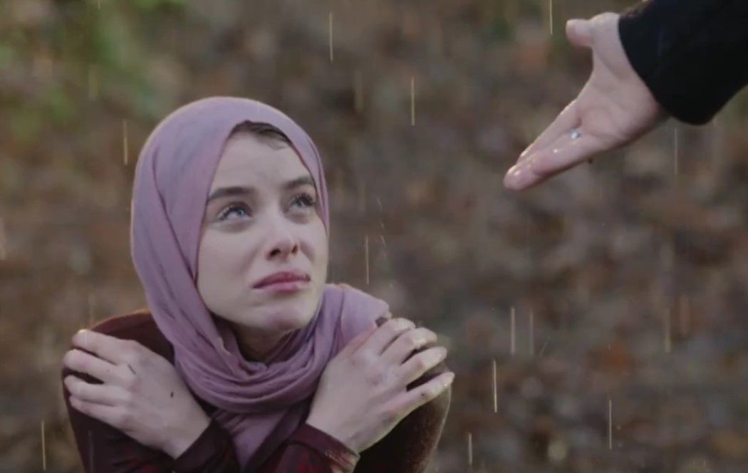 Oyuncu İlayda Alişan tesettüre girdi! 4