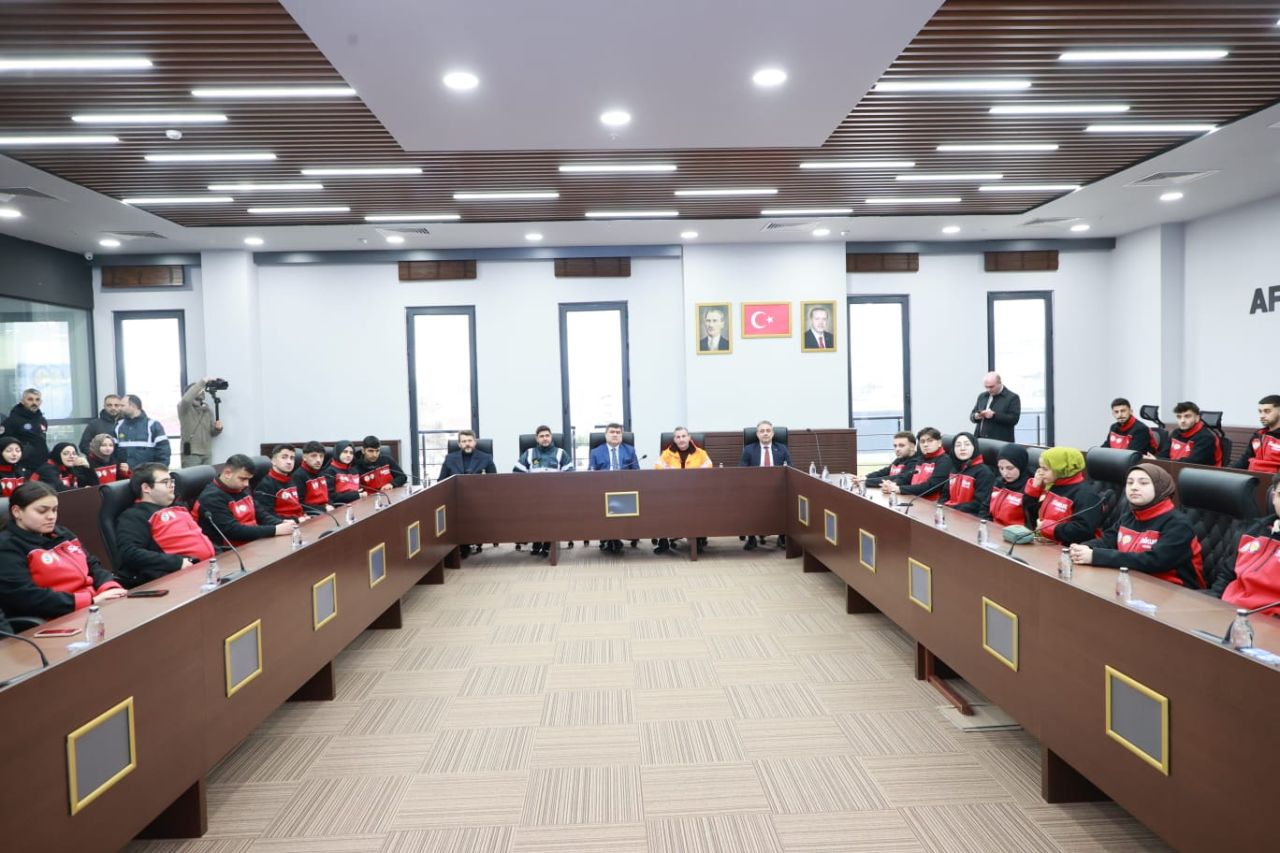 Sultanbeyli Belediyesi'nden afetlere yönelik toplumsal bilinci arttıran çalışma! Başkan Ali Tombaş: SAKUT Gönüllüsü Eğitim Programı başlattık 9