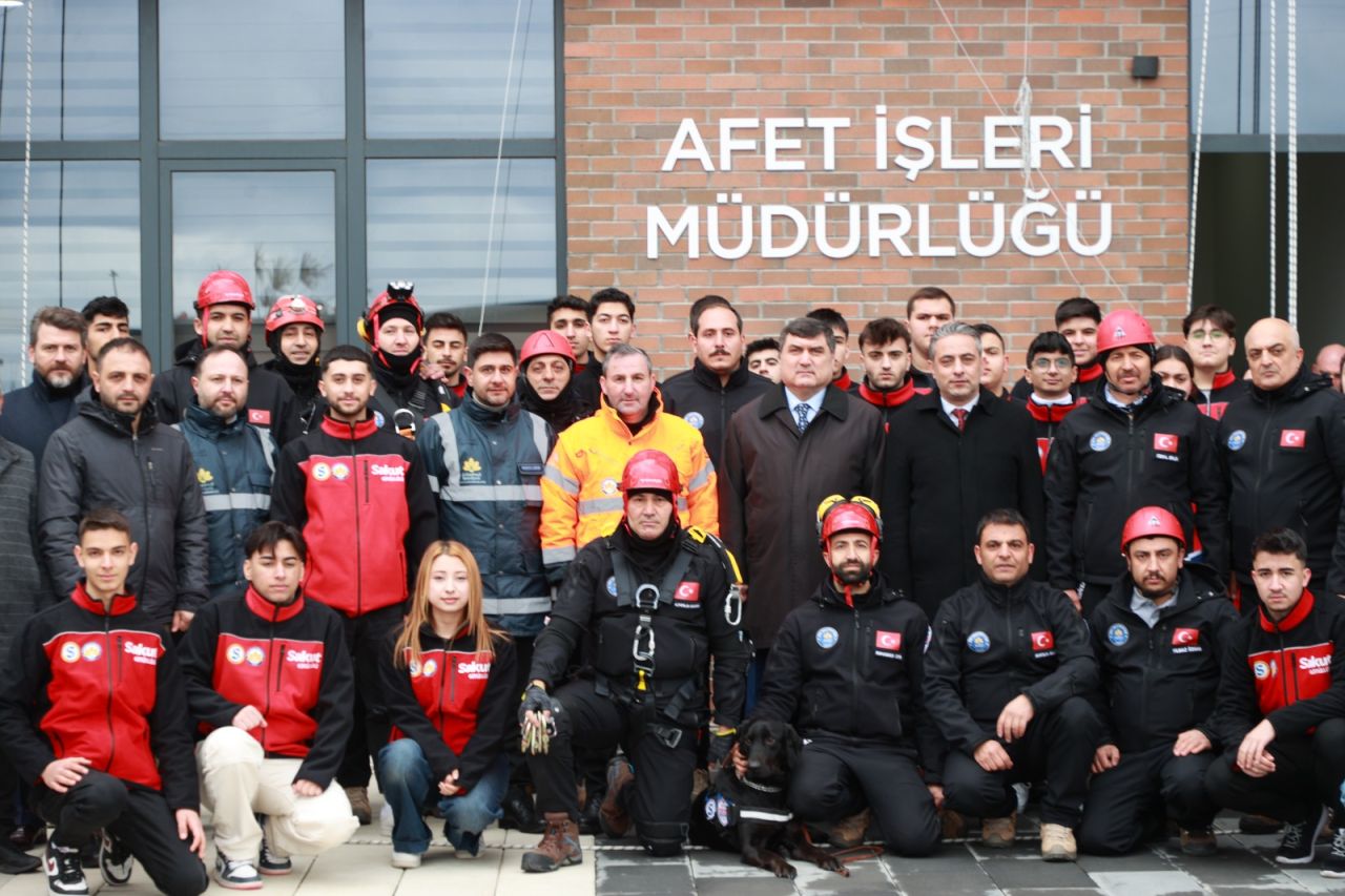 Sultanbeyli Belediyesi'nden afetlere yönelik toplumsal bilinci arttıran çalışma! Başkan Ali Tombaş: SAKUT Gönüllüsü Eğitim Programı başlattık 3