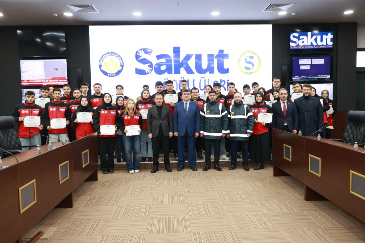 Sultanbeyli Belediyesi'nden afetlere yönelik toplumsal bilinci arttıran çalışma! Başkan Ali Tombaş: SAKUT Gönüllüsü Eğitim Programı başlattık 1