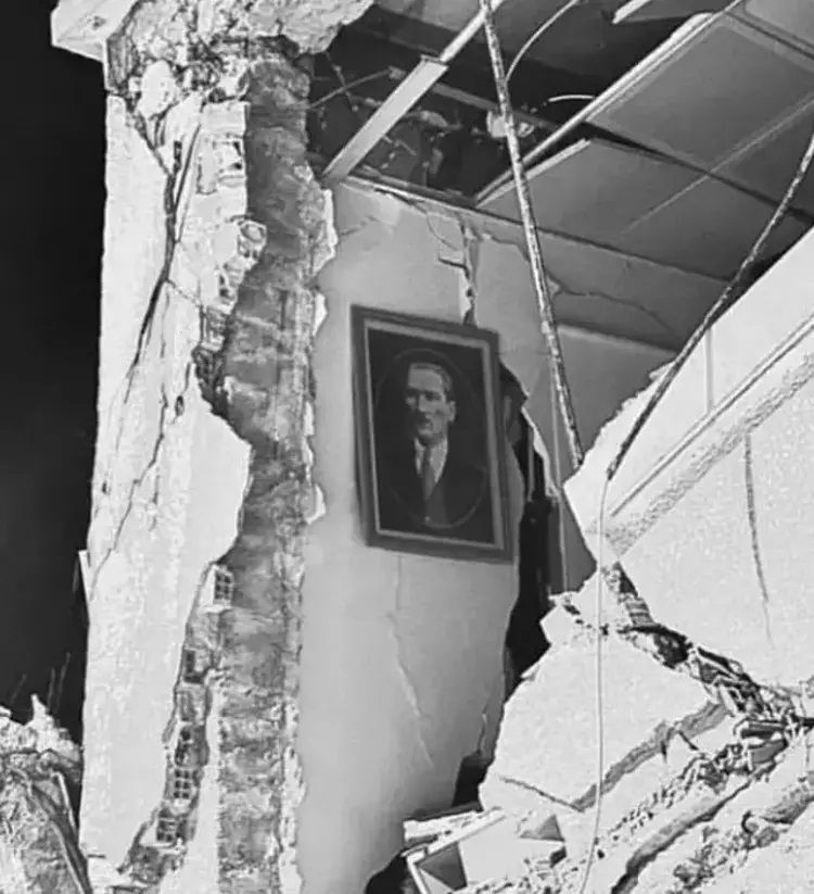 Asrın felaketinin 2. yıl dönümü... Ünlü isimler binlerce canımızı yitirdiğimiz 6 Şubat depremlerini unutmadı 7