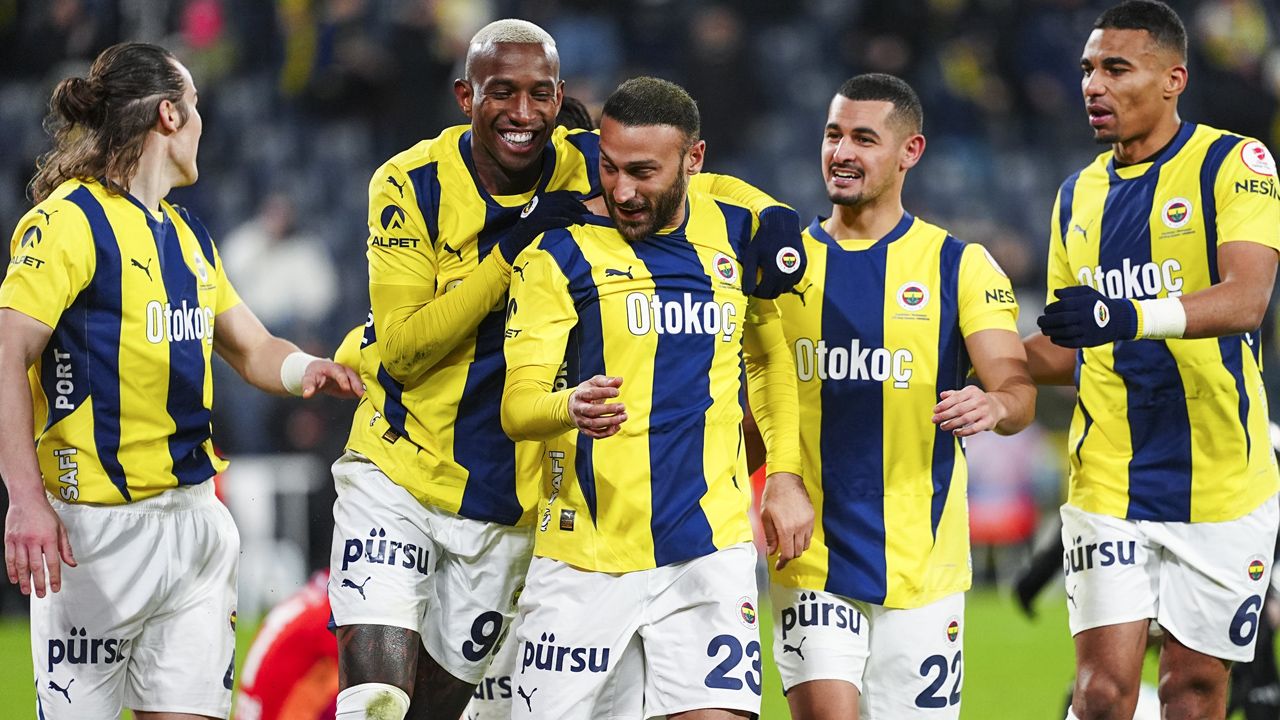 Fenerbahçe'nin UEFA Avrupa Ligi'ne eklediği 3 isim belli oldu! Diego Carlos listede yer almadı 1
