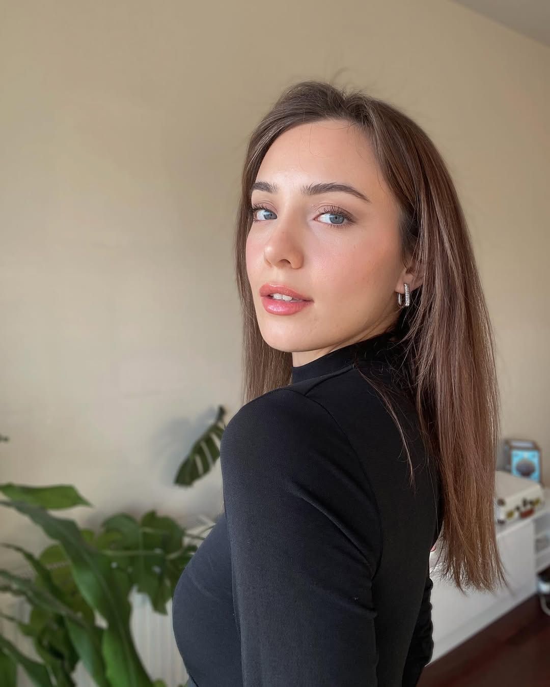İlişkileri sessiz sedasız bitmişti! Burcu Kirman'dan Bülent Şakrak'a olay gönderme 9
