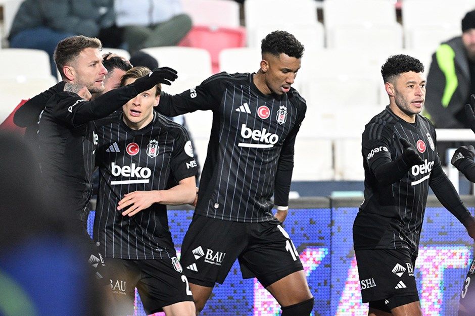 Beşiktaşlı futbolcunun önce adını verdi sonra üstünü direkt sildi: Onu ilk 11'e koymam! 1