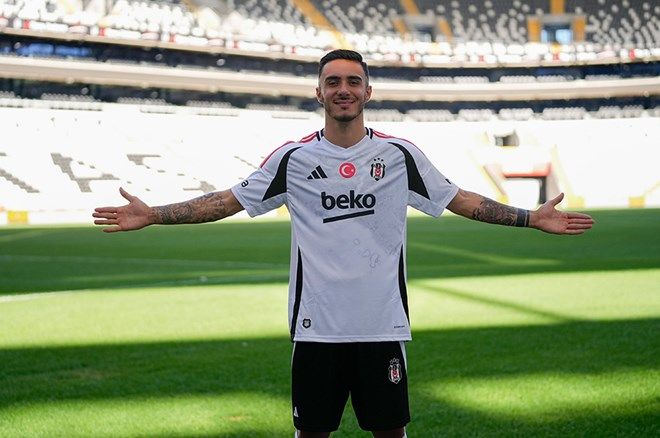 Beşiktaşlı futbolcunun önce adını verdi sonra üstünü direkt sildi: Onu ilk 11'e koymam! 8