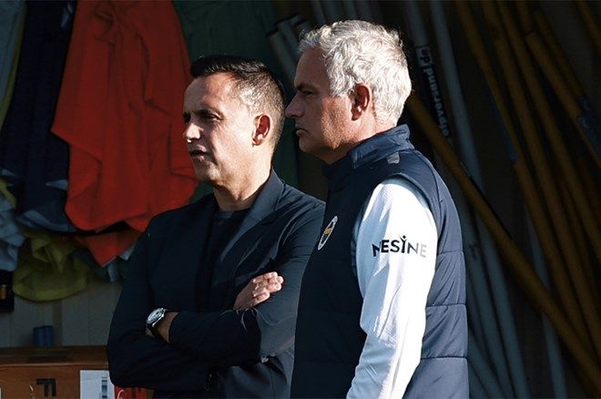 Fenerbahçe'den transferin son gününde sürpriz transfer! 19'luk forvet Süper Lig ekibine kiralanacak 1
