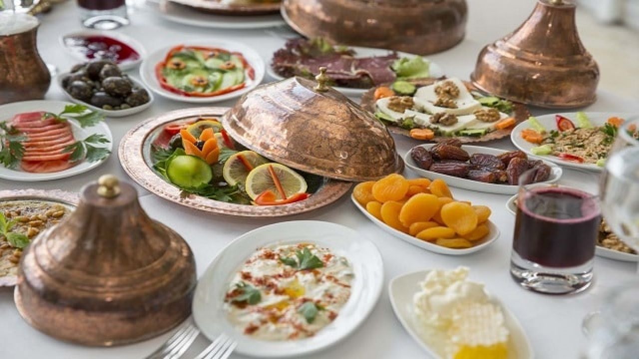 Ramazan'a zam yağmuru: İftar sofraları lüks kaçamağa dönüştü! Fiyatlara yüzde 50 zam geldi... 2
