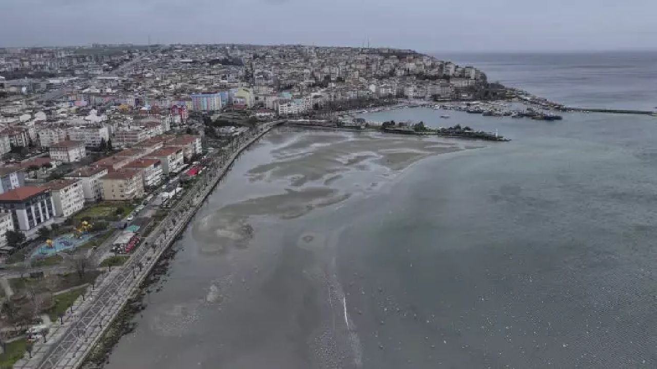 Ege Denizi'nde depremlerin ardından sular çekiliyor... 1