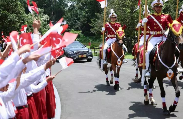 Asya turunun 2. durağı! Cumhurbaşkanı Erdoğan Endonezya'da büyük bir coşkuyla karşılandı... Görüntüler ''Böyle karşılama görülmedi'' dedirtti 10