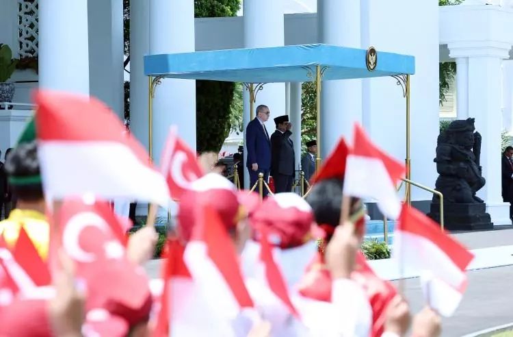 Asya turunun 2. durağı! Cumhurbaşkanı Erdoğan Endonezya'da büyük bir coşkuyla karşılandı... Görüntüler ''Böyle karşılama görülmedi'' dedirtti 9