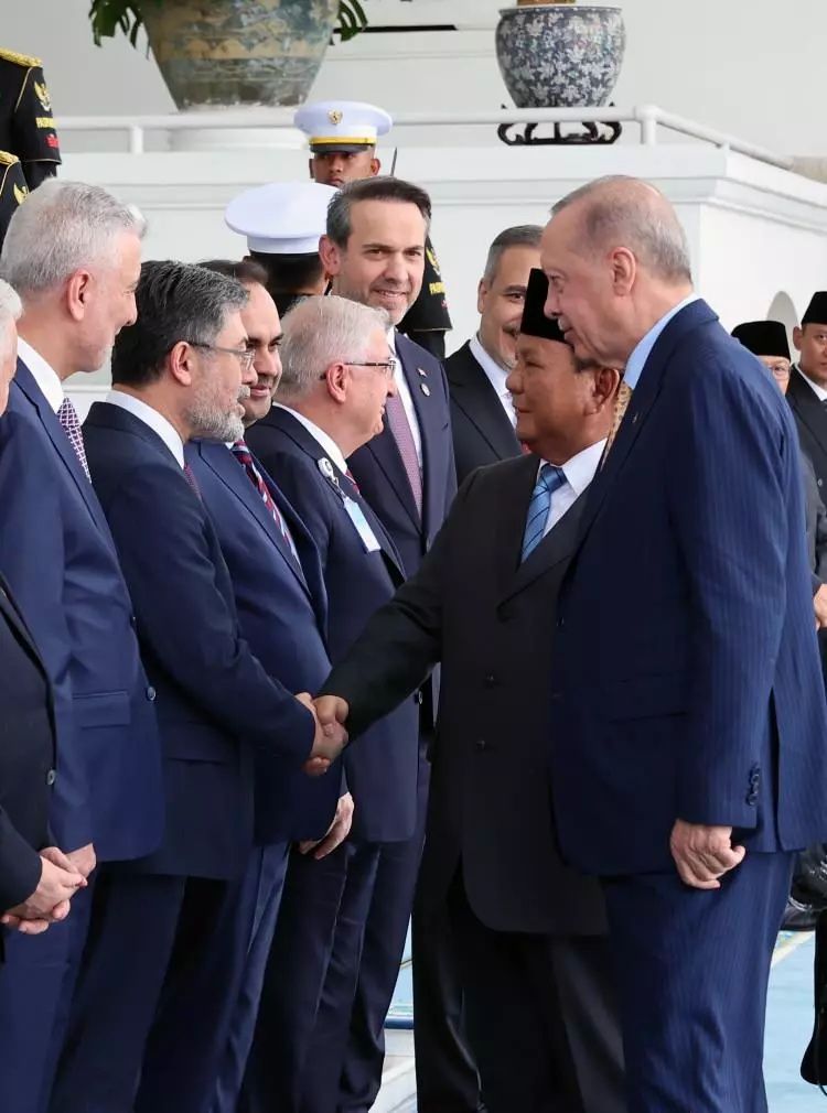 Asya turunun 2. durağı! Cumhurbaşkanı Erdoğan Endonezya'da büyük bir coşkuyla karşılandı... Görüntüler ''Böyle karşılama görülmedi'' dedirtti 6