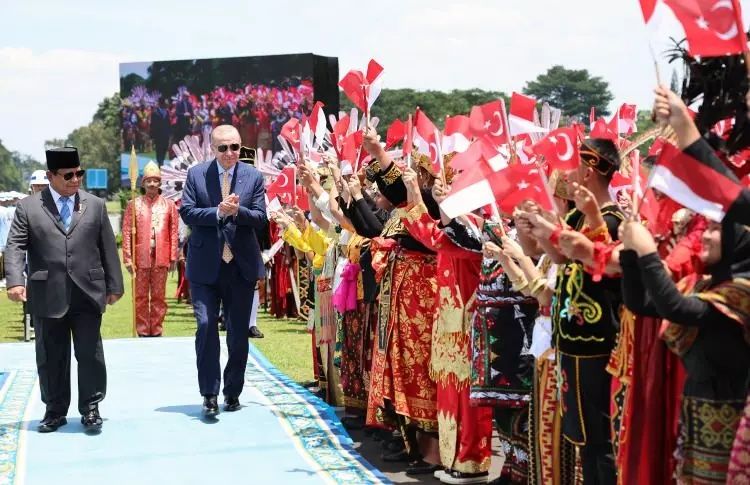 Asya turunun 2. durağı! Cumhurbaşkanı Erdoğan Endonezya'da büyük bir coşkuyla karşılandı... Görüntüler ''Böyle karşılama görülmedi'' dedirtti 7