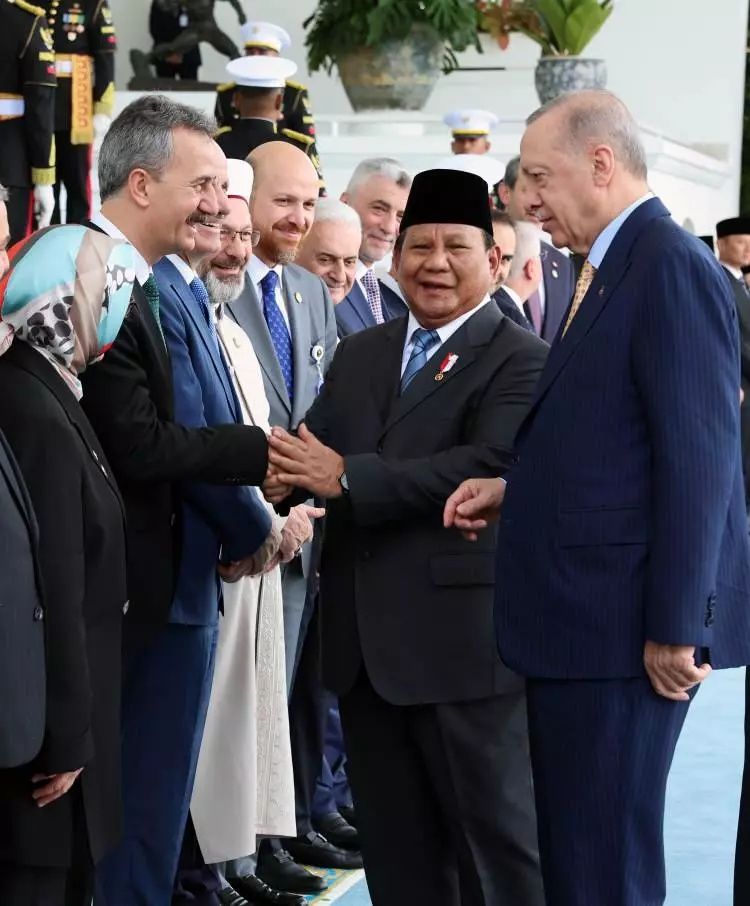 Asya turunun 2. durağı! Cumhurbaşkanı Erdoğan Endonezya'da büyük bir coşkuyla karşılandı... Görüntüler ''Böyle karşılama görülmedi'' dedirtti 3