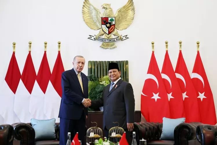 Asya turunun 2. durağı! Cumhurbaşkanı Erdoğan Endonezya'da büyük bir coşkuyla karşılandı... Görüntüler ''Böyle karşılama görülmedi'' dedirtti 14