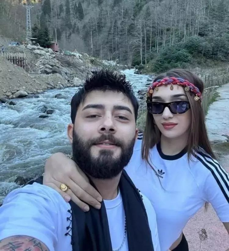 Şarkıcı Kurtuluş Kuş baba oldu! İşte bebeklerine verdikleri isim 1