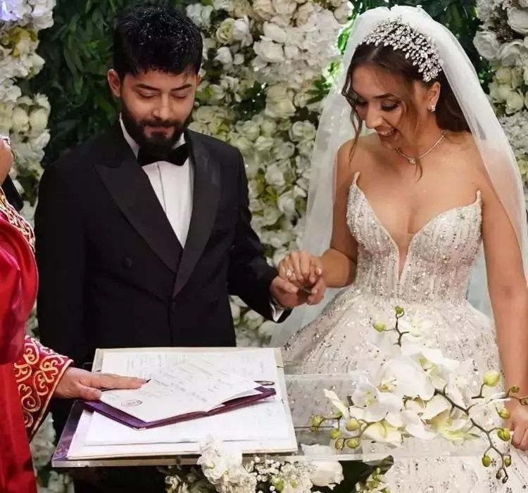 Şarkıcı Kurtuluş Kuş baba oldu! İşte bebeklerine verdikleri isim 2